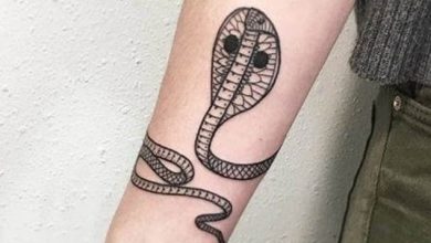 25 Traditional Snake Tattoo Designs On Wrist