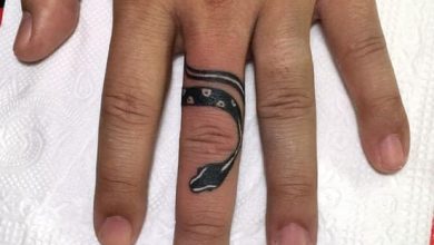 Top 22 Finger Tattoo Designs – Snake Ideas
