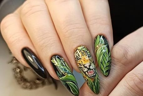 15 Stylish Tiger Manicure Designs
